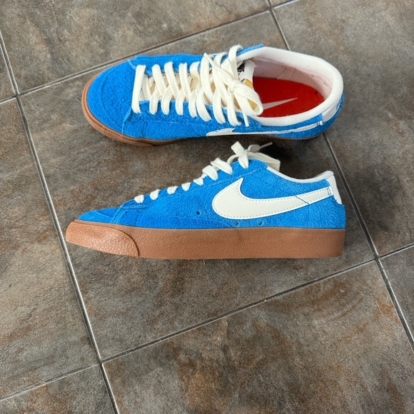 Nike Blazer Low ‘77 Blue Suede Low Top Sneakers – Women’s size 7 - Picture 2 of 4